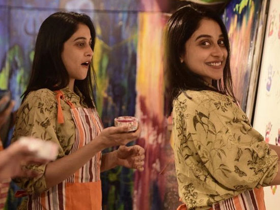Regina Cassandra Painting Snaps